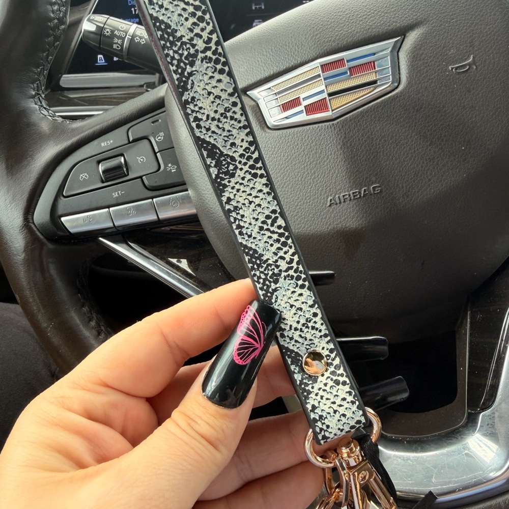 KEDZIE python-Print Wristlet Keychain Strap - Black & White
